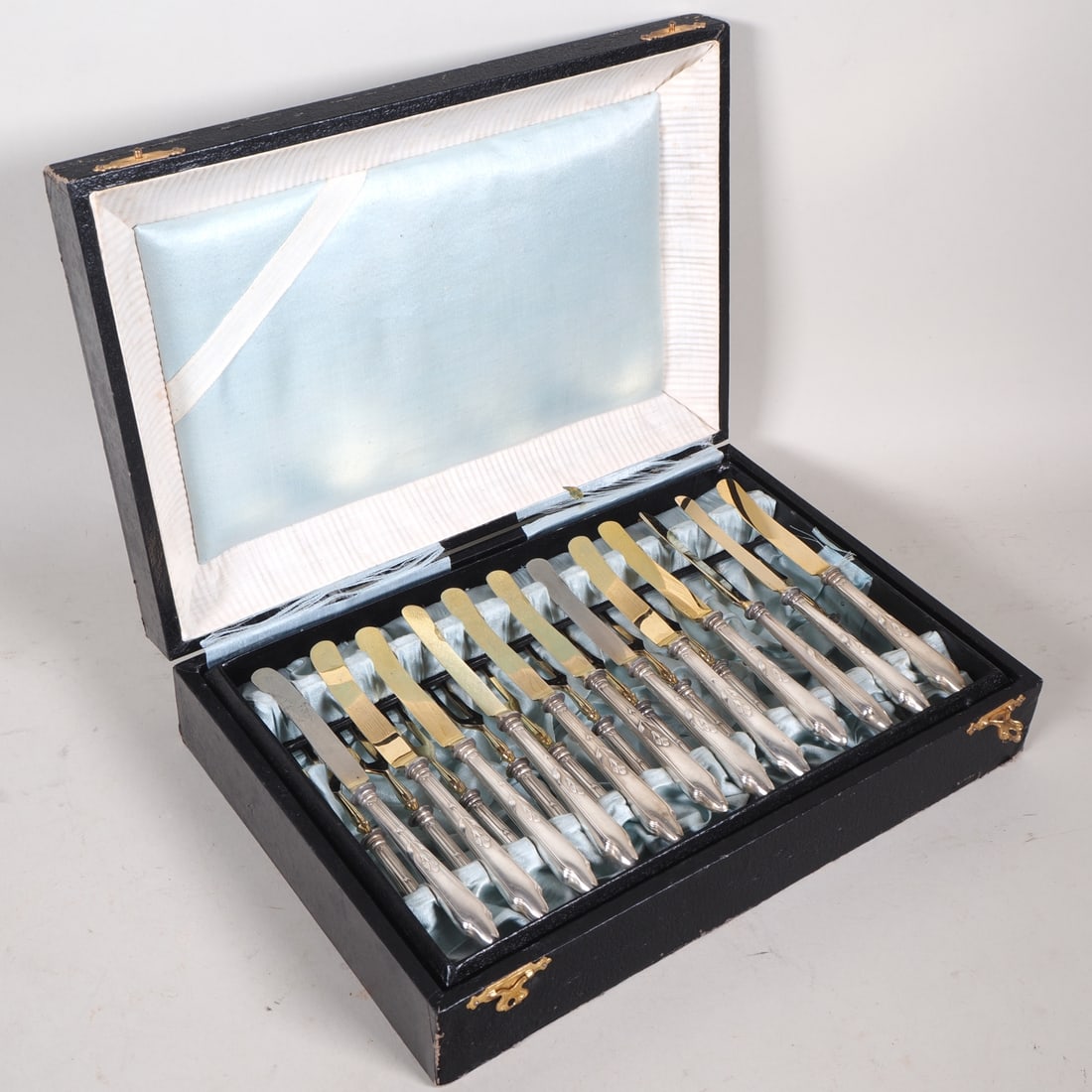 Fruit cutlery for 12 people, "Bremer Lilie" design, in cutlery box, circa 1900 (1 of 3)