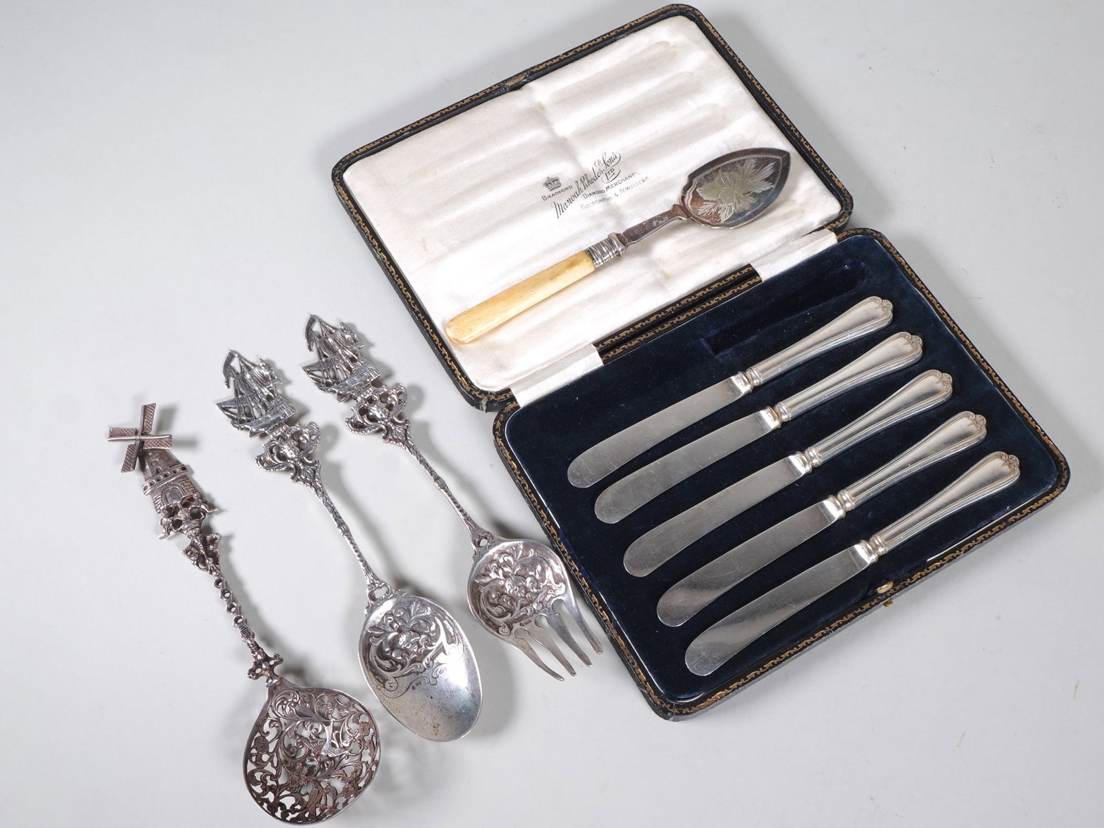 3 delicate silver cutlery pieces and 5 fruit knives, probably Holland around 1900 (1 of 7)