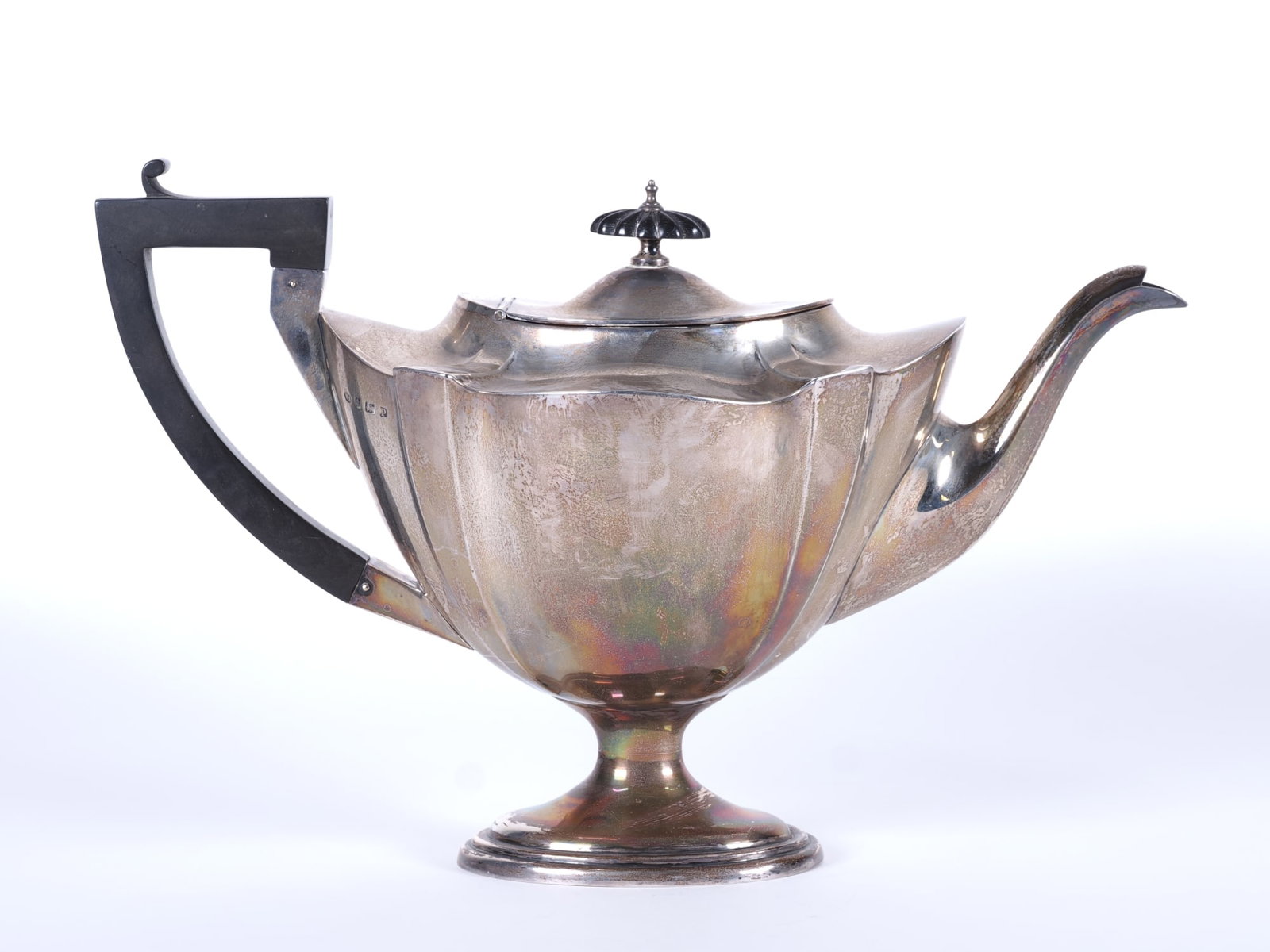 Elegant silver jug by William Aitken, Birmingham 1914 (1 of 3)