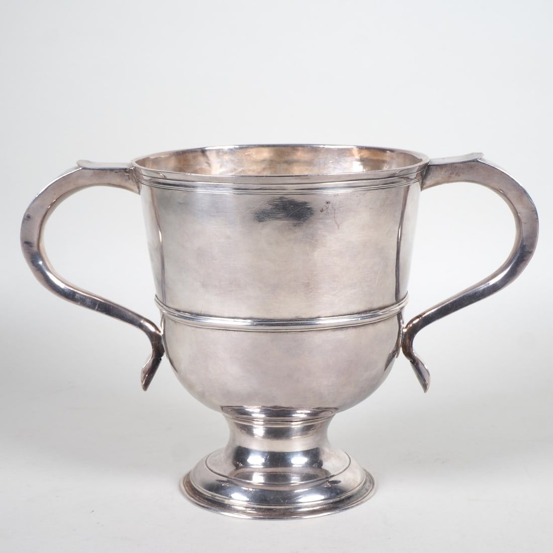 Stuart baroque silver Loving cup by Samuel Wastell, London 1709 (1 of 4)