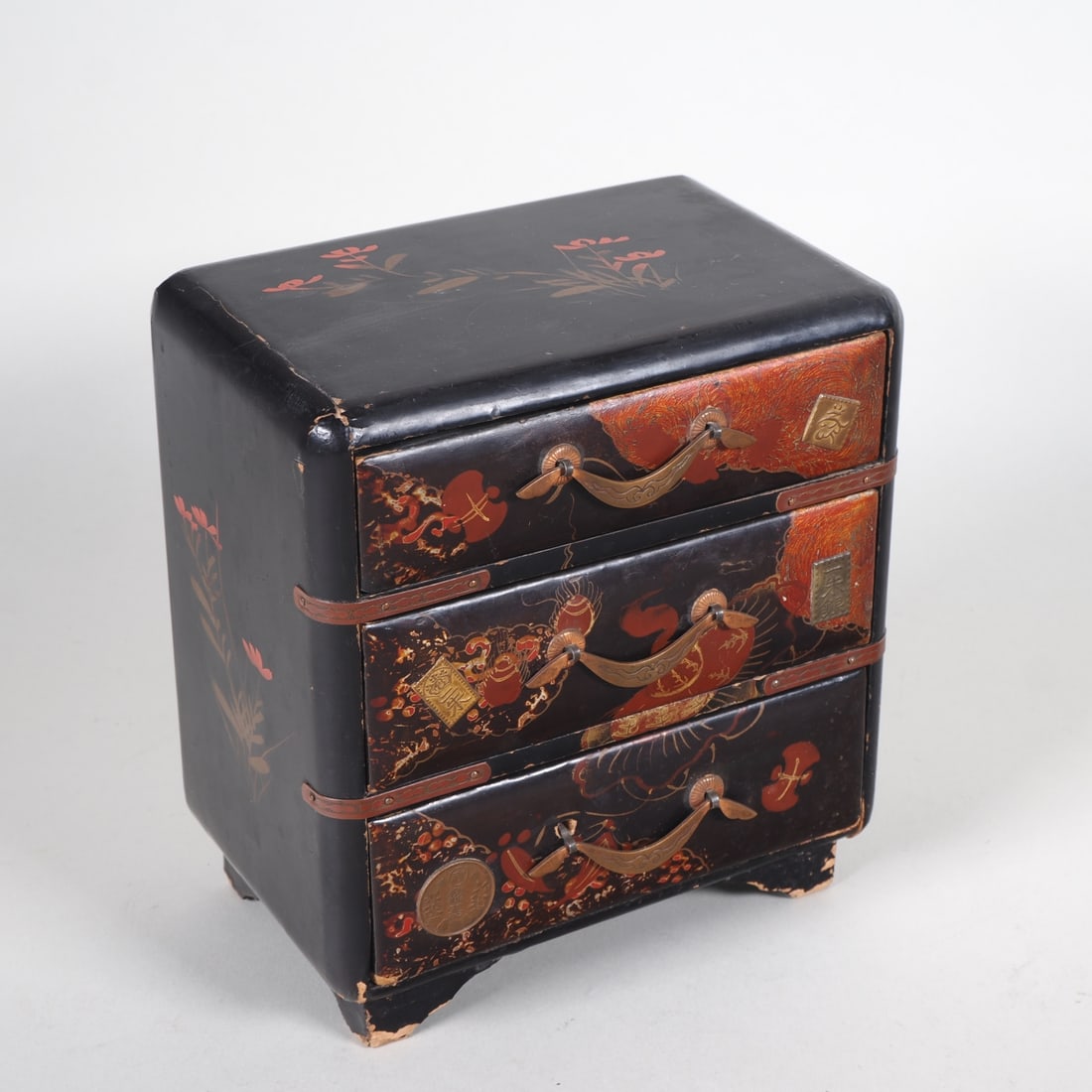 Japanese lacquer jewellery box, circa 1900 (1 of 2)