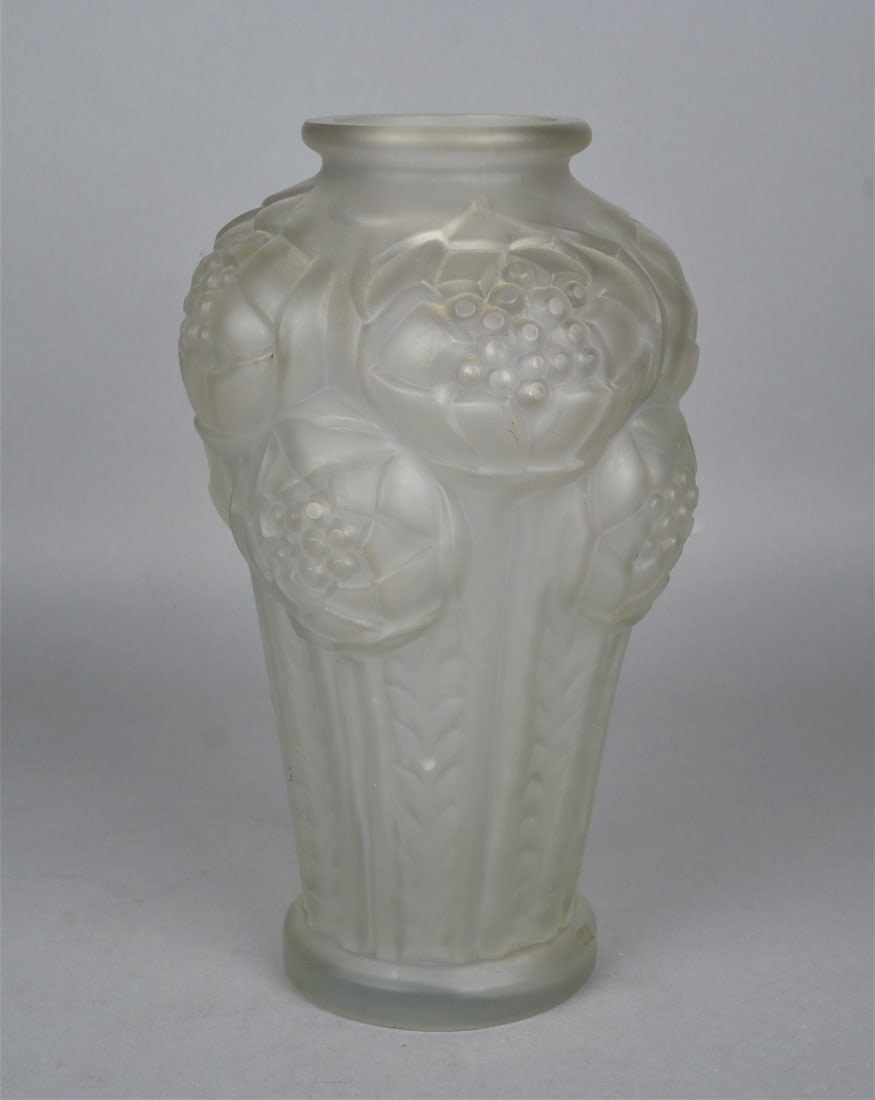 Large art nouveau vase around 1900 (1 of 2)