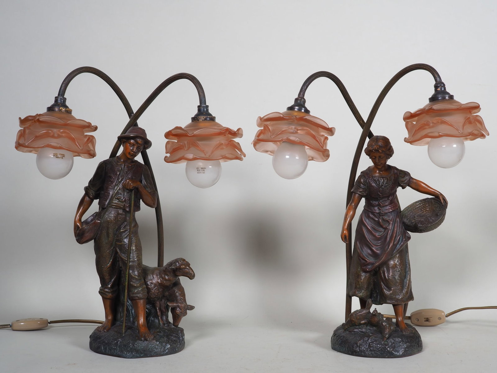 Pair of figurative lamps around 1900 (1 of 6)