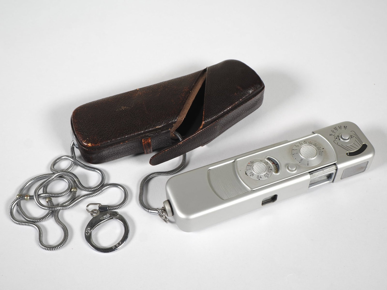 Minox 8×11 - Spy Camera (1 of 4)