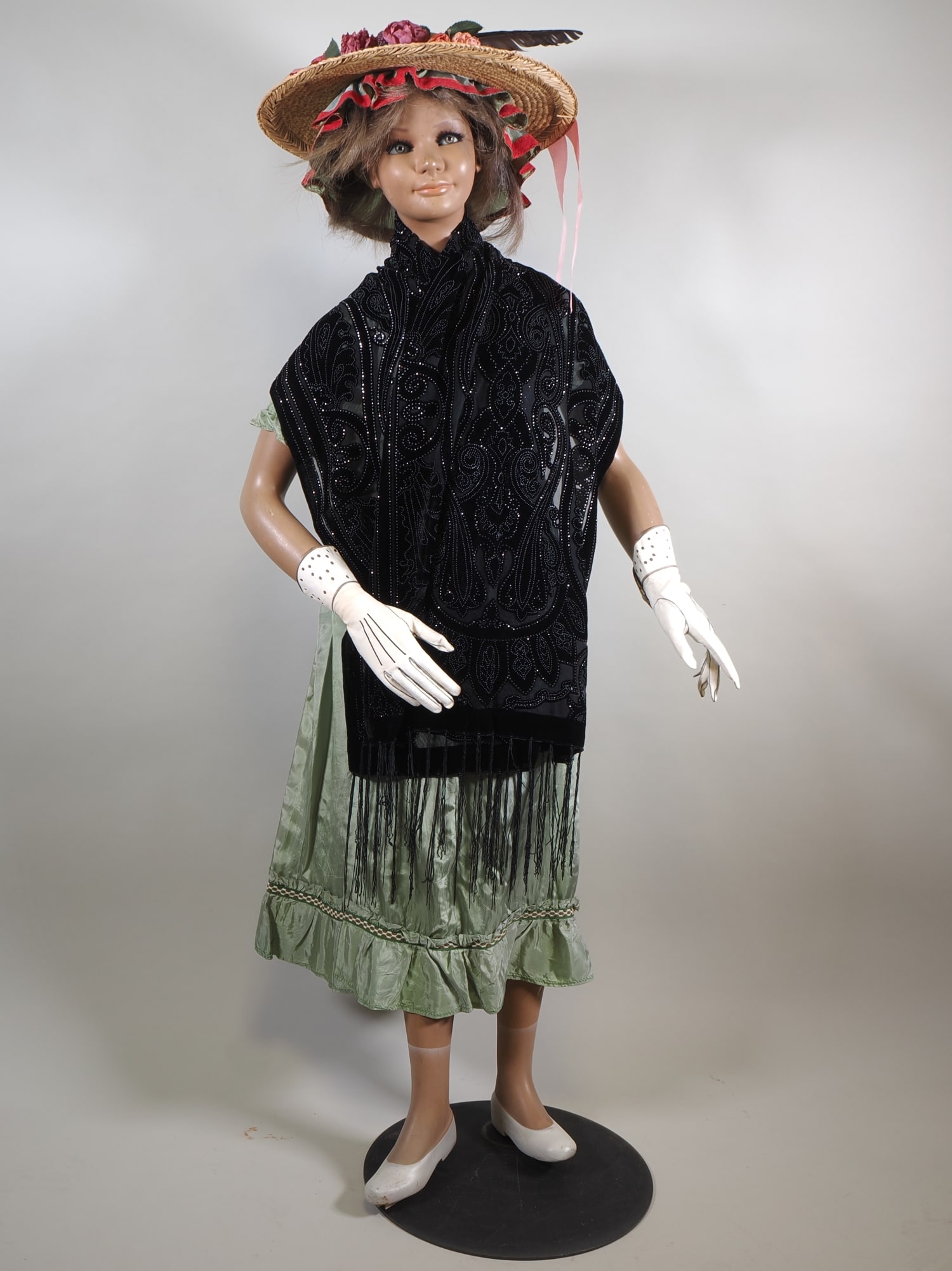 1930s Shop Window Girl Doll (1 of 6)