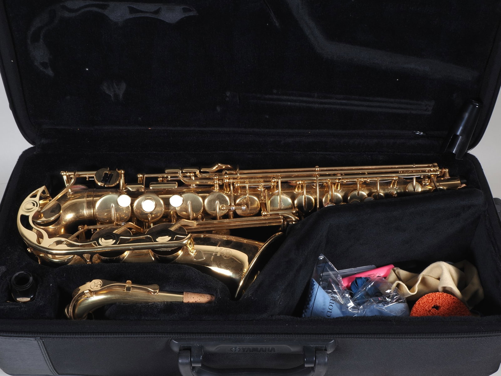 Yamaha YAS-275 Alto Saxophone (1 of 4)