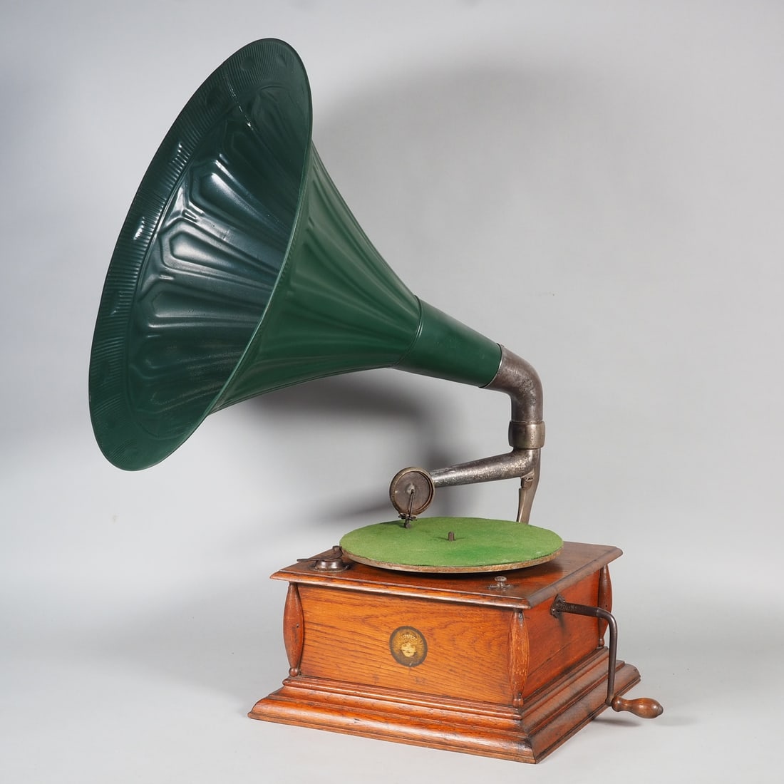 Funnel gramophone, around 1910 (1 of 4)