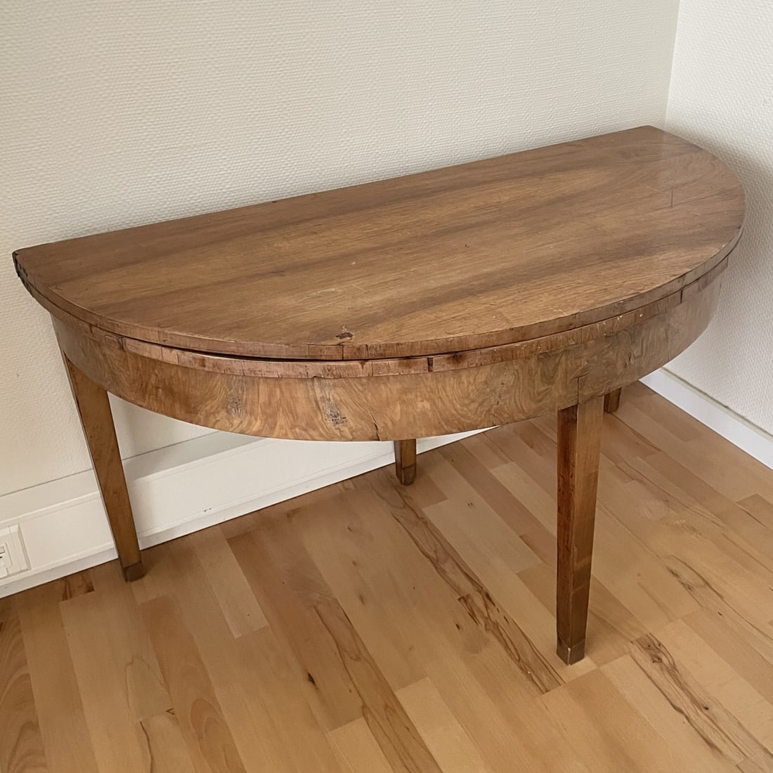 Biedermeier console table around 1810: Biedermeier console table around 1810Large wall console with wide frame, can be used as a round table, table top can be opened, a fourth foot in the middle at the back to pull out, four tapered feet,
