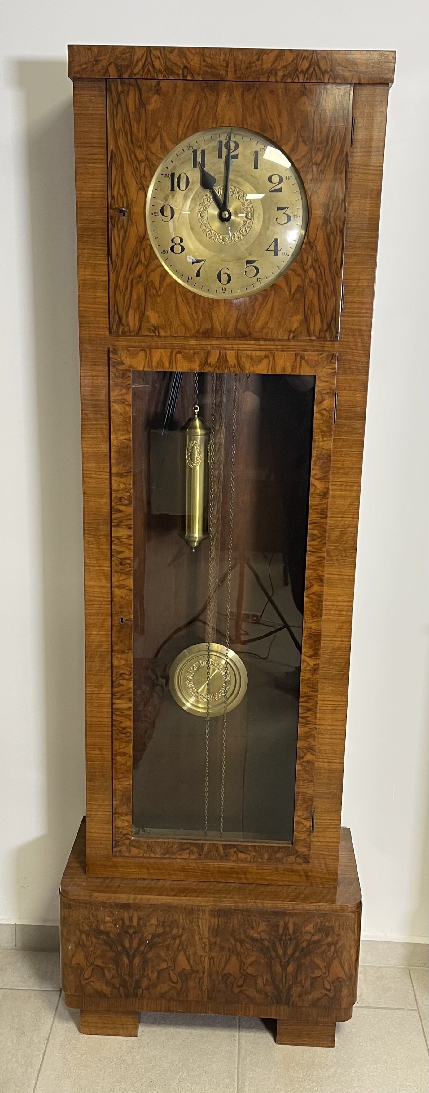 Simple art deco grandfather clock, beginning of 20th century. (1 of 10)