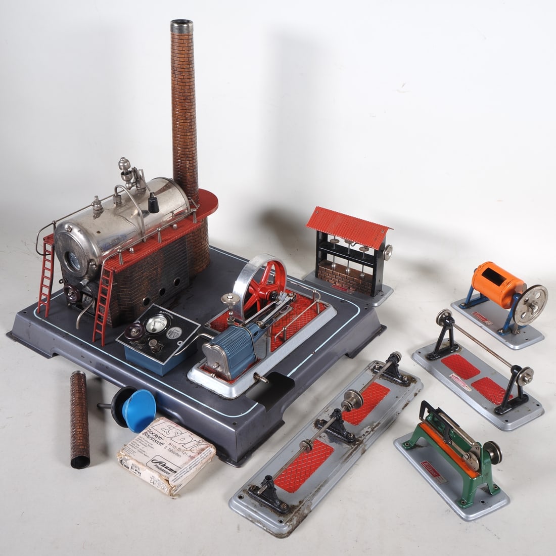 WILESCO large steam engine with drive models (1 of 2)