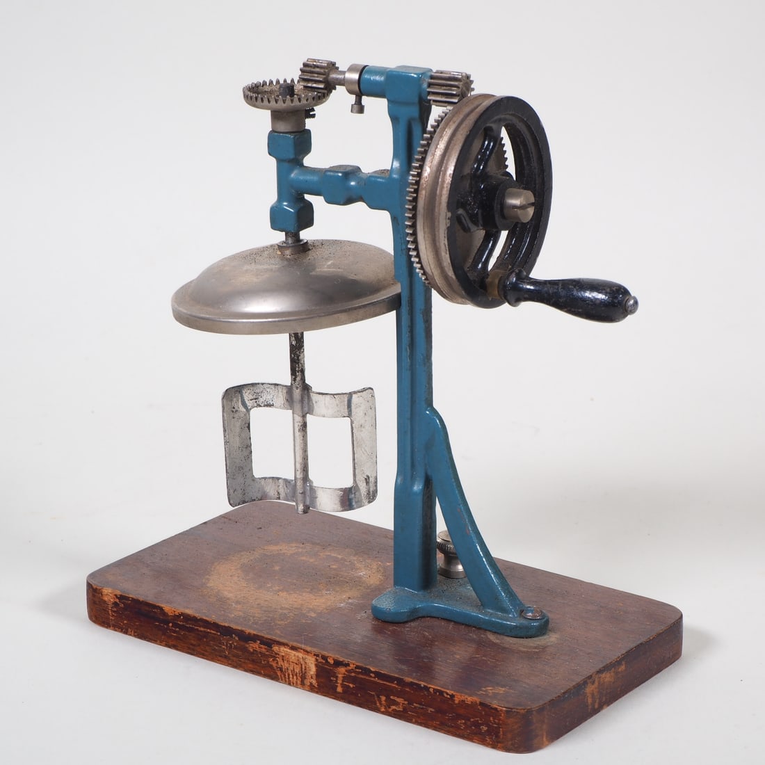 Märklin 4210 butter churn, before 1930 (1 of 2)