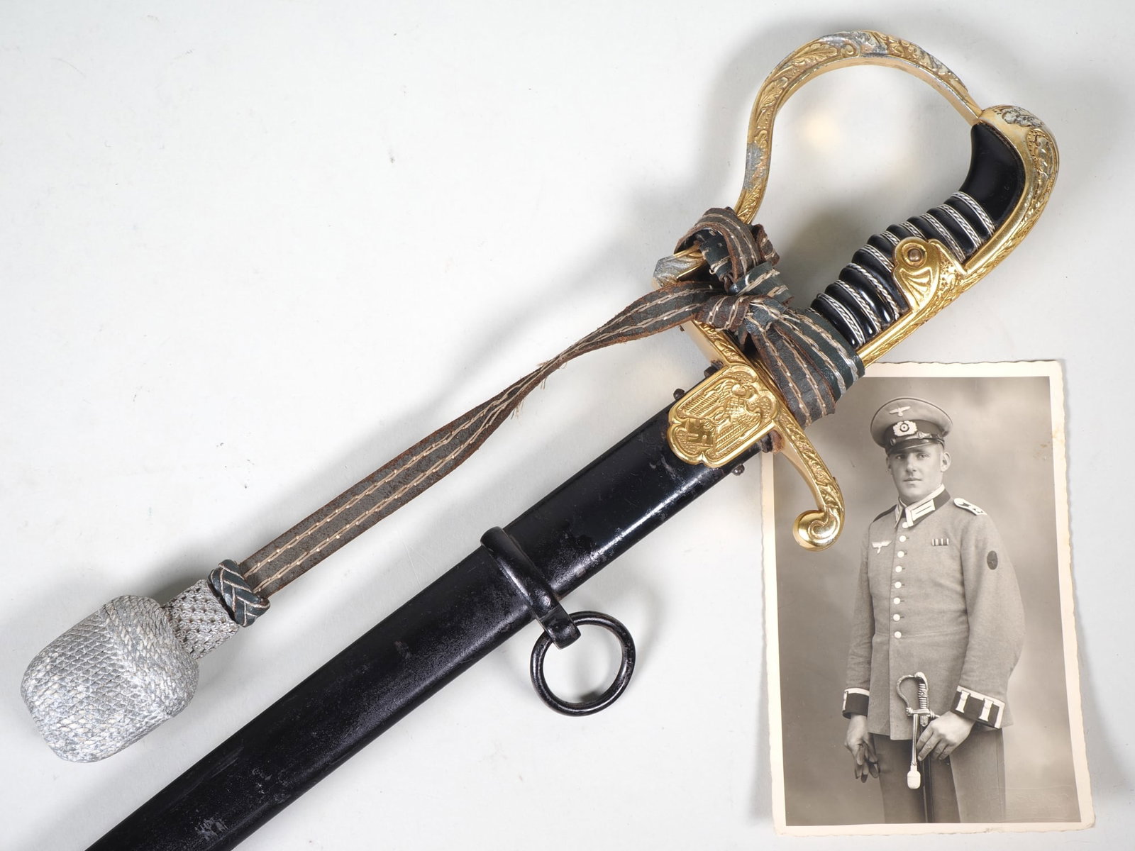 Wehrmacht Army Sabre, extremely rare model by Puma with wearer's photo, Portepee-Unteroffizier (1 of 9)