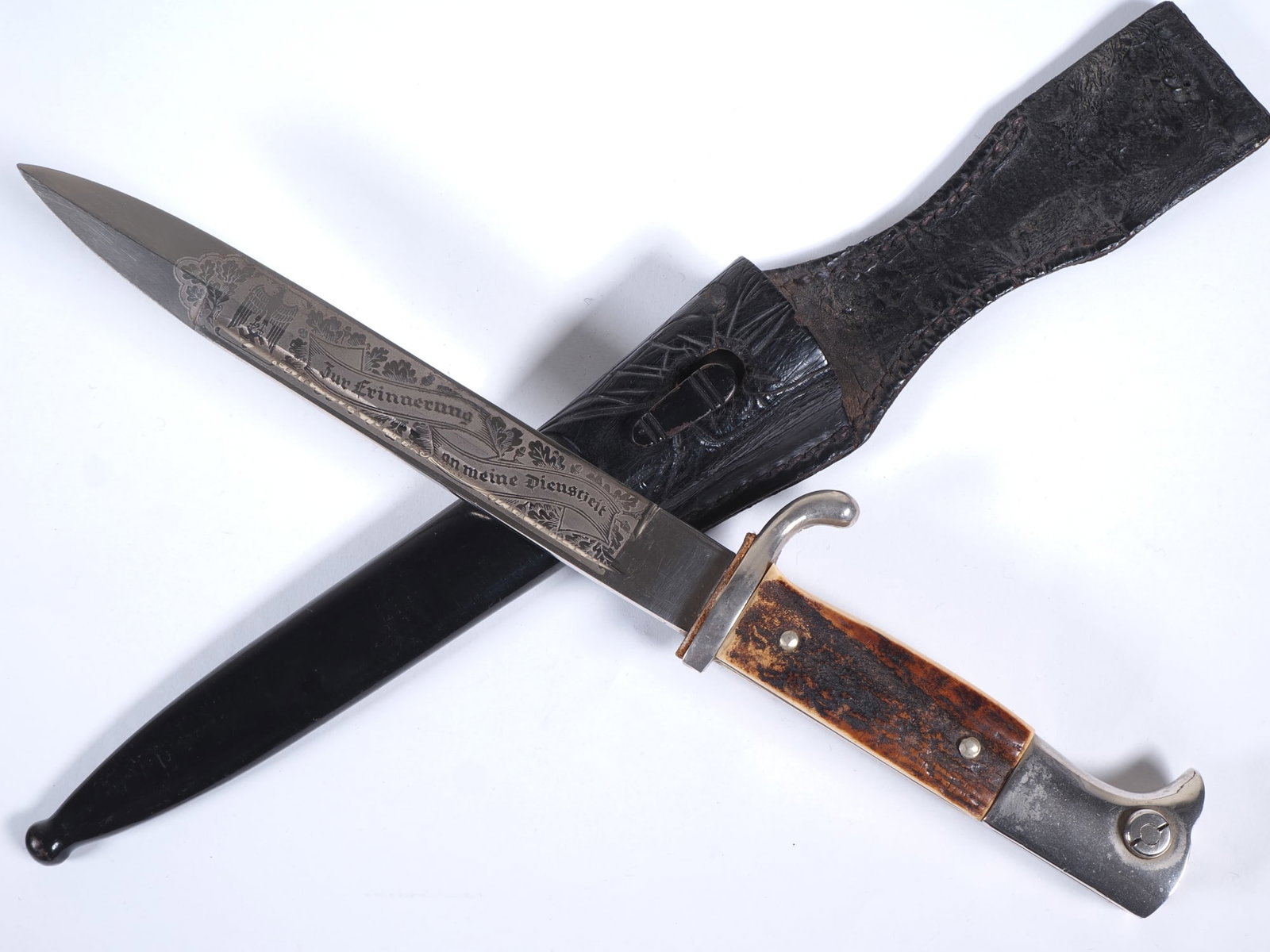 Wehrmacht extra-service bayonet, etched ‘Reconnaissance Unit 13’, stag-horn grip (1 of 6)