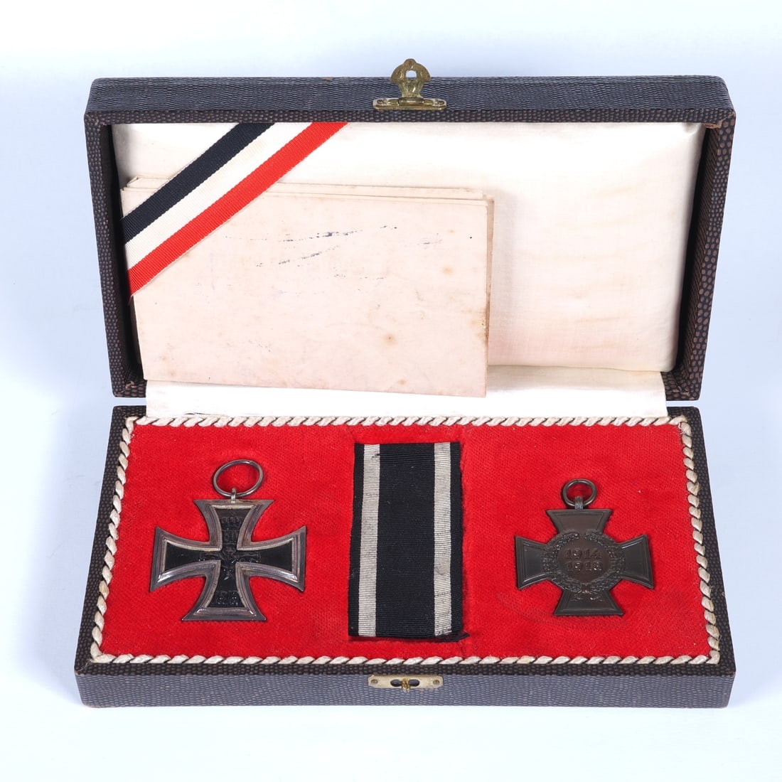 Estate: Iron Cross 2nd Class 1914 with certificate of award and presentation case (1 of 3)