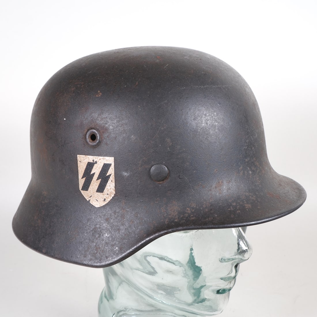 Waffen-SS steel helmet M40 with emblem, Quist: Waffen-SS steel helmet M40 with emblem, QuistM40 steel helmet for Waffen-SS, original late war bell, stamped "Q 64" for Quist in Esslingen on the back of the neck. Helmet size 64, stamped with the lot