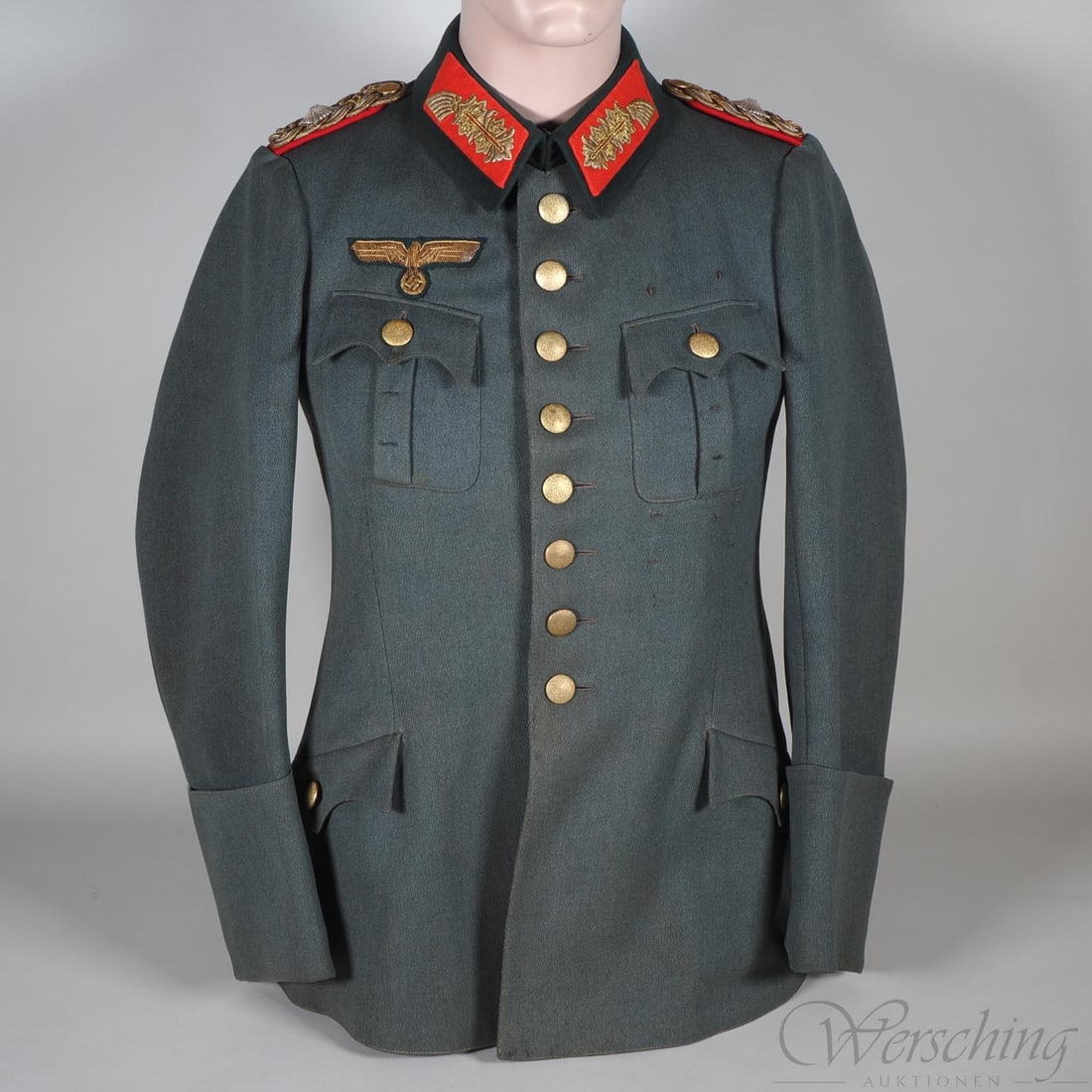Old-style Wehrmacht uniform tunic of a Lieutenant General, probably Theodor Tolsdorff: Old-style Wehrmacht uniform tunic of a Lieutenant General, probably Theodor TolsdorffFrom the liquidation of an old collection: original uniform jacket / old-style uniform tunic in the Reichswehr cut