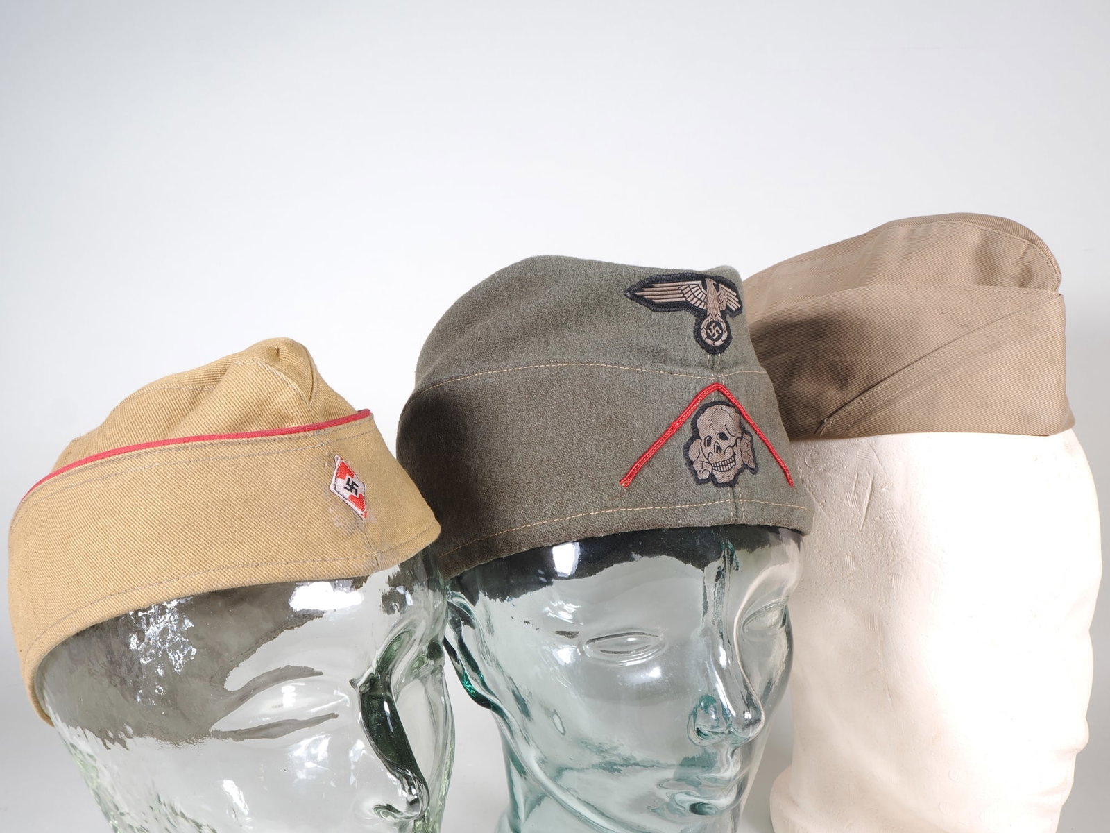 Lot of peaked caps, SS, HJ, US-Army (1 of 9)