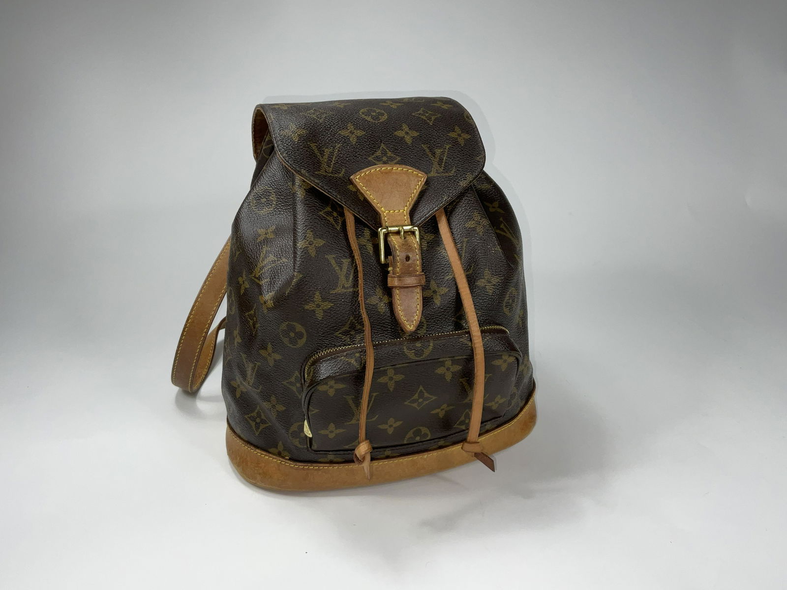 Louis Vuitton Montsouris Backpack (1 of 7)