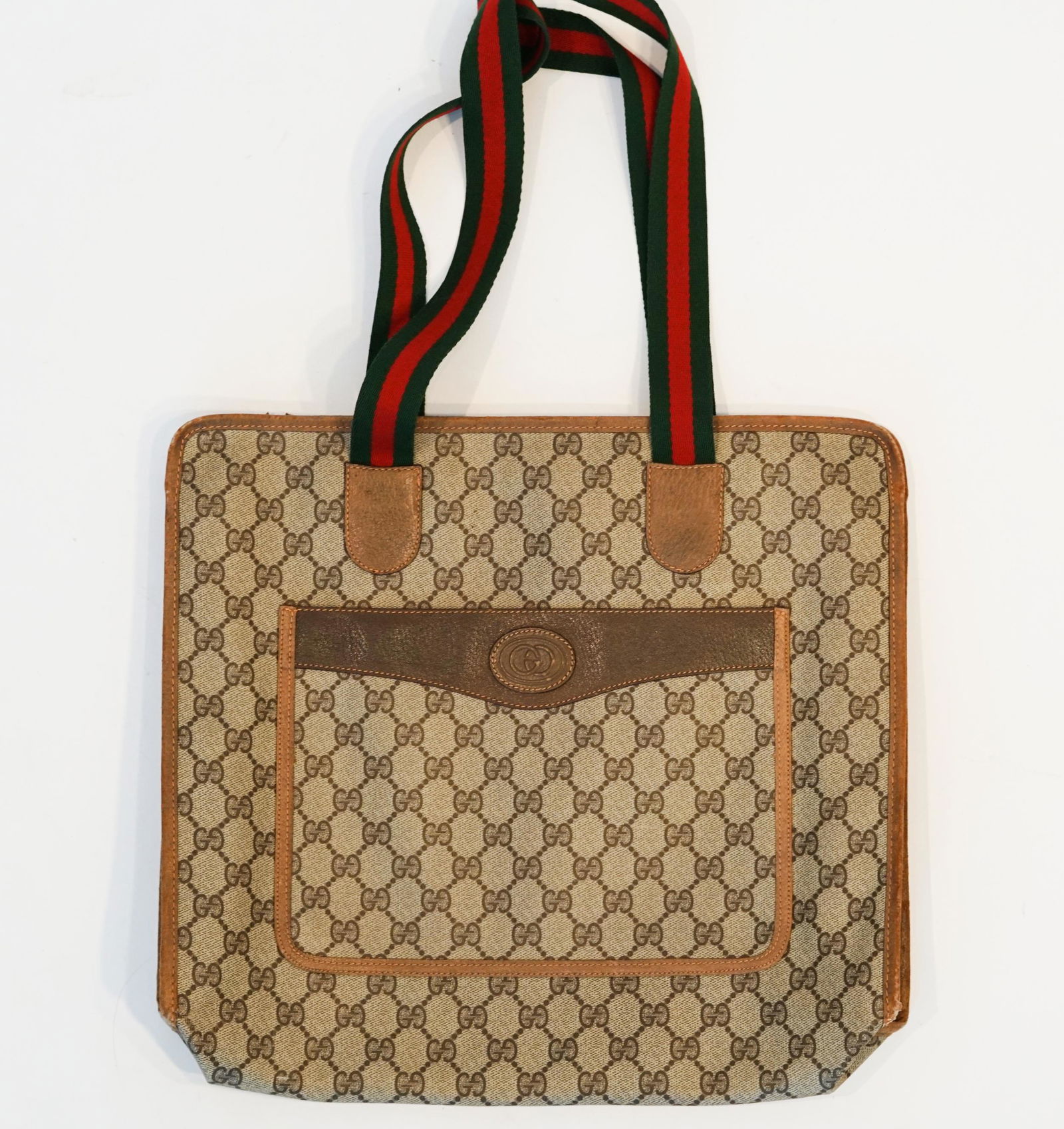 Gucci Vintage Documnet Tote: Slight wear, Discoloraton, Small Rips, and scratches