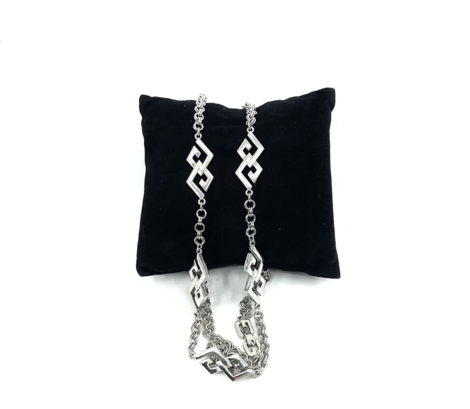 Givenchy Silver Chain: Silight Wear, tarnished, and prewoned