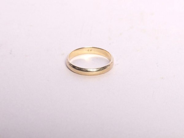 Estate Jewelry: 14K Gold Wedding Band