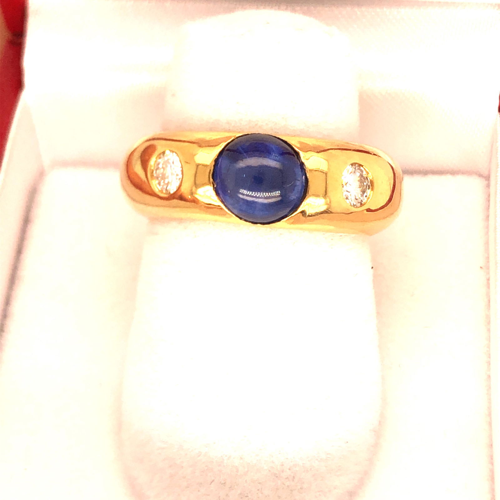 18K Yellow gold sapphire and Diamonds Ring (1 of 3)
