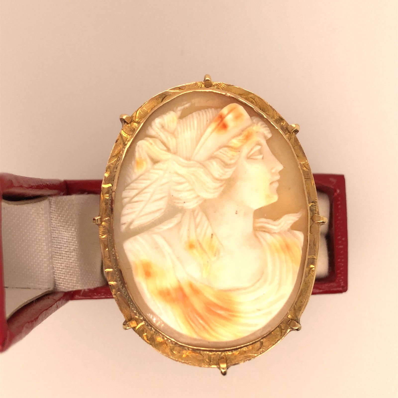 14K Yellow gold Shell Cameo Ring (1 of 4)