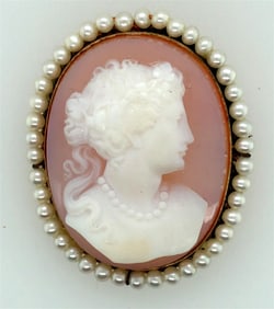 Victorian 14K Yellow Gold Agate Cameo & Pearl Brooch