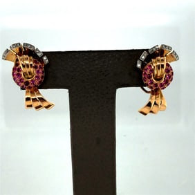 Pair of 18k yellow gold diamonds and Burma Retro