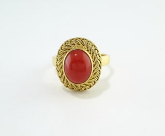 Elegant 18K Yellow Gold Italian Coral Ring