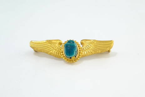 22K Gold Pin Set Featuring Ancient Finance Scarab – 26th Dynasty, Egypt (circa 600 B.C.): 22K Gold Pin Set Featuring Ancient Finance Scarab – 26th Dynasty, Egypt (circa 600 B.C.)This exquisite 22K gold pin set showcases a genuine scarab amulet from Egypt’s 26th Dynasty (circa 600 B.C.)