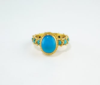 22K Yellow Gold Turquoise Ring with Cabochon Turquoise Stones – Weight: 5.4g