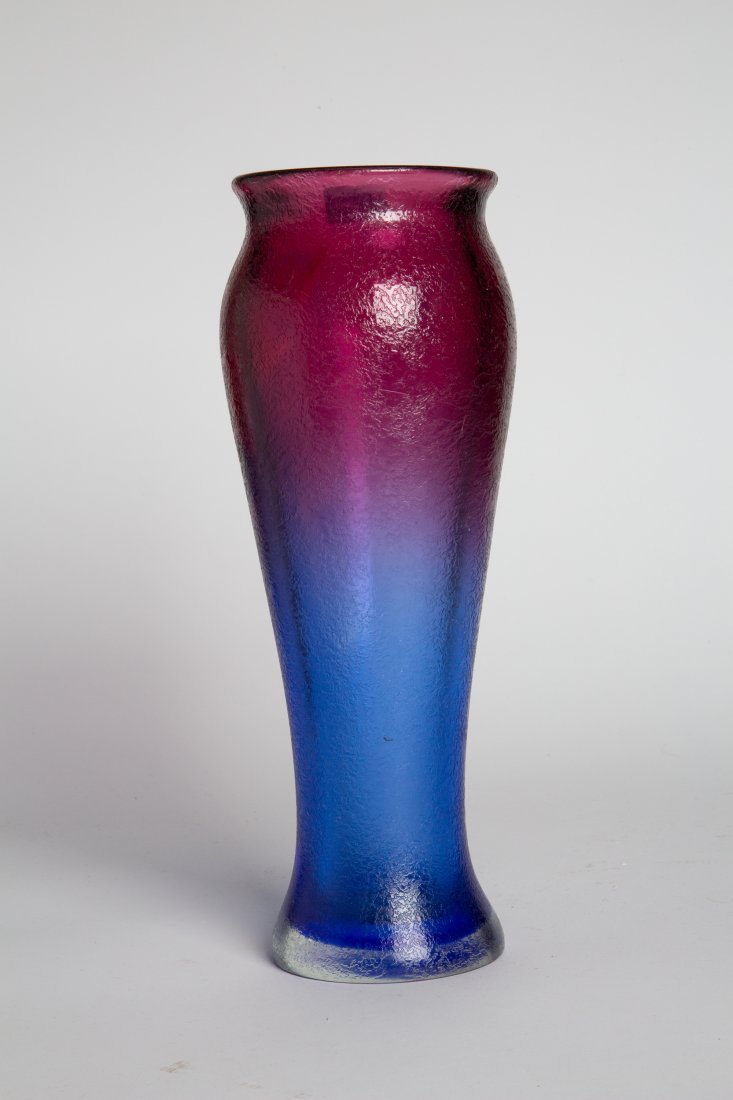 VINTAGE 2-TONE CRACKLED CRYSTAL VASE: Beautiful Art glass crystal vase. Beautiful variations in colour and texture (see pictures). The piece is very heavy.14" x 5" approx.