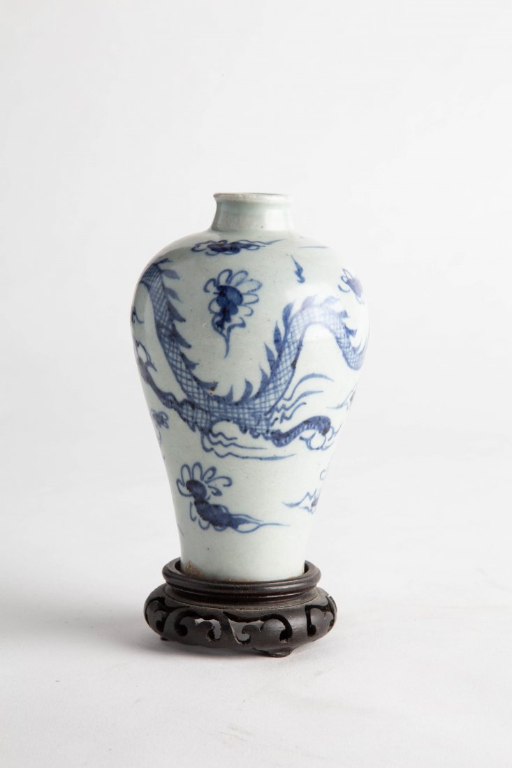 19th Century Meiping Dragon Motif Vase: Ming Dynasty Replica made for a Museum Collection(due to code&inscription on bottom of vase), made in the 19th Century.The Dragon has 3 Claws ( item for the public, not Imperial Court 5 Claws).Beautif