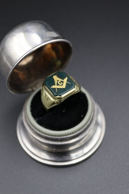 14K Masonic Gold Men's Ring circa 1926 (1 of 4)