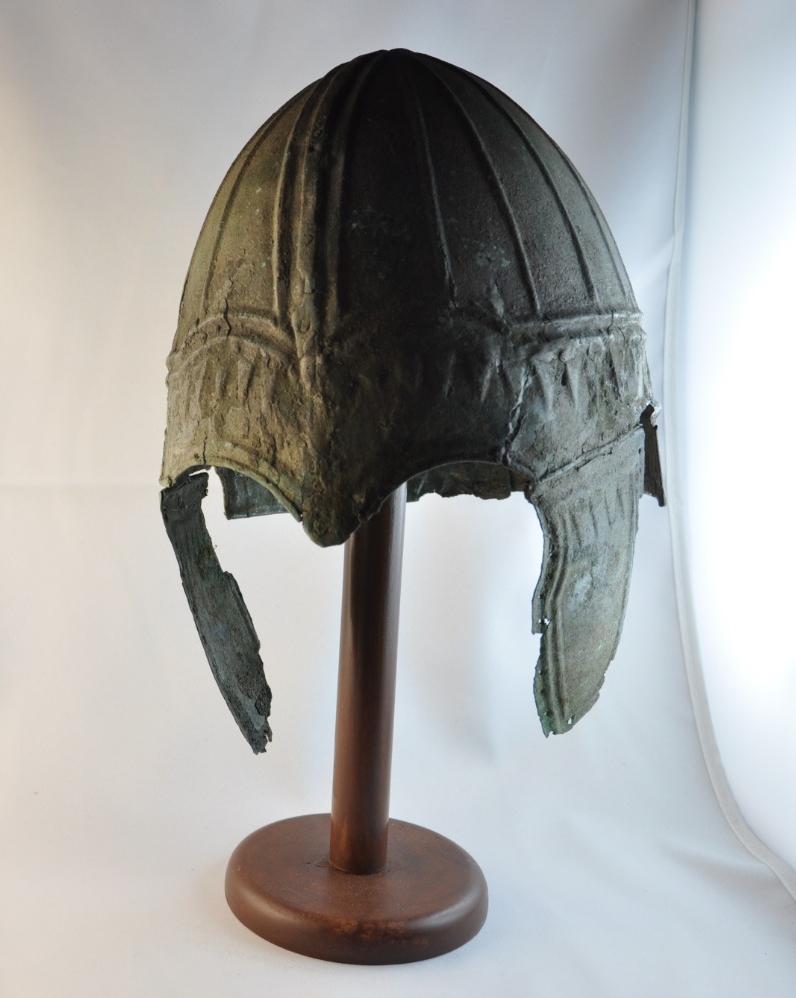 Scandinavian bronze helmet 5th cent AD Original: Almost flawless Excellent Condition. The artifact was cleaned and covered with a special preservative solution. Found in partly damaged condition, restored through expert. Skandinavischer originaler B