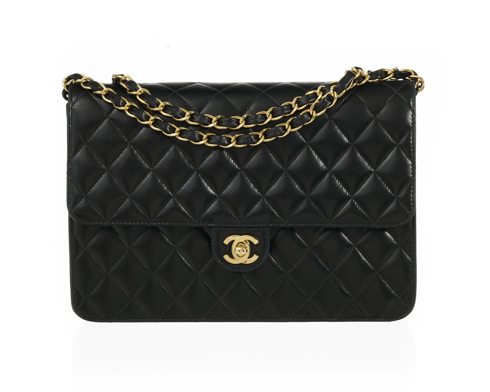 Chanel, sac Timeless rabat simple en cuir d’agneau noir matelassé, bandoulière à (1 of 4)