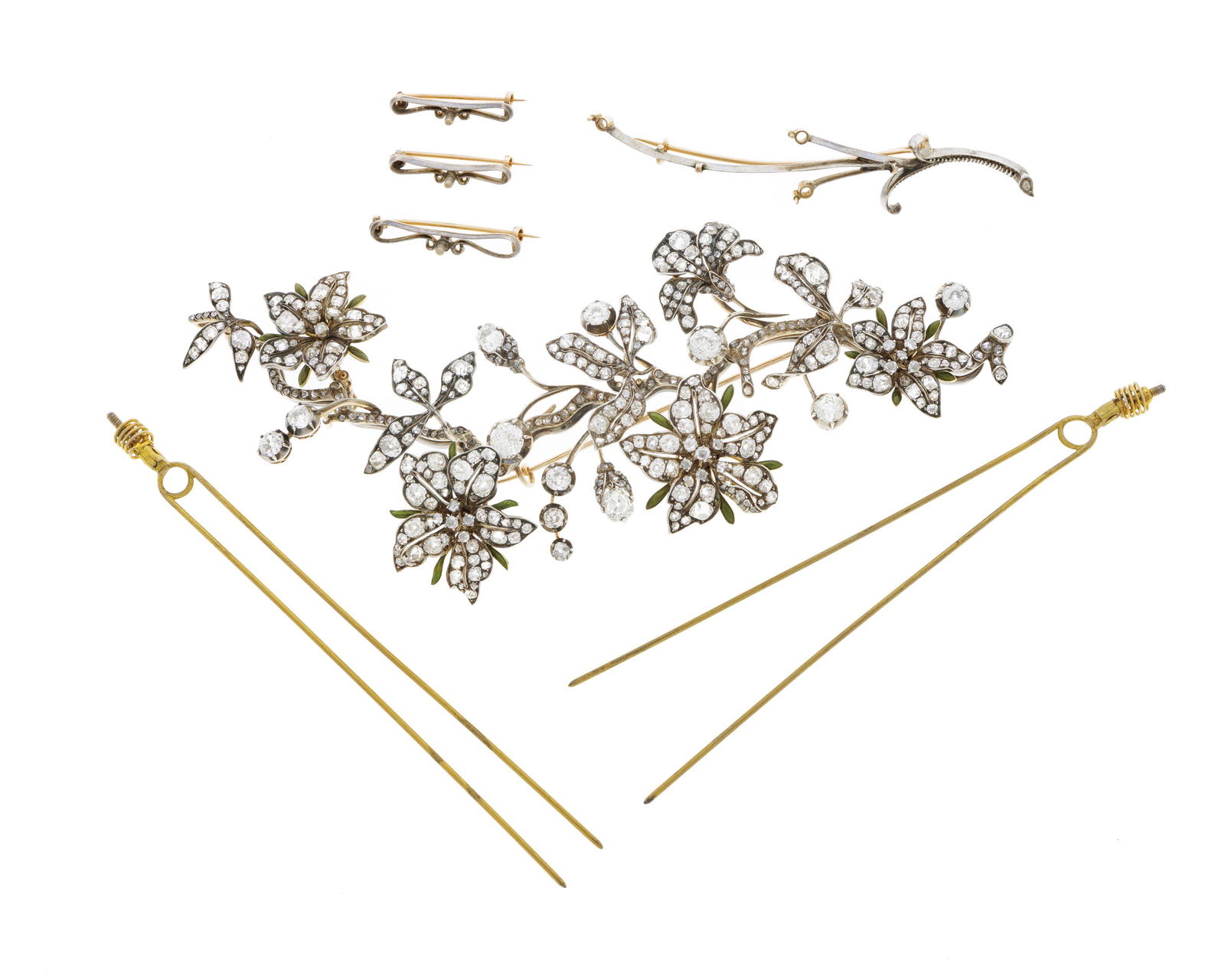 Grande broche XIXe s., or et argent figurant une branche fleurie pavée de diamants taille old (1 of 8)