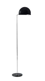 Lampadaire Mezzaluna par Bruno Gecchelin (né en 1939), édition Skipper, fût régl: Lampadaire Mezzaluna par Bruno Gecchelin (né en 1939), édition Skipper, fût réglable en acier chromé, réflecteur halogène en acier laqué noir, base circulaire e