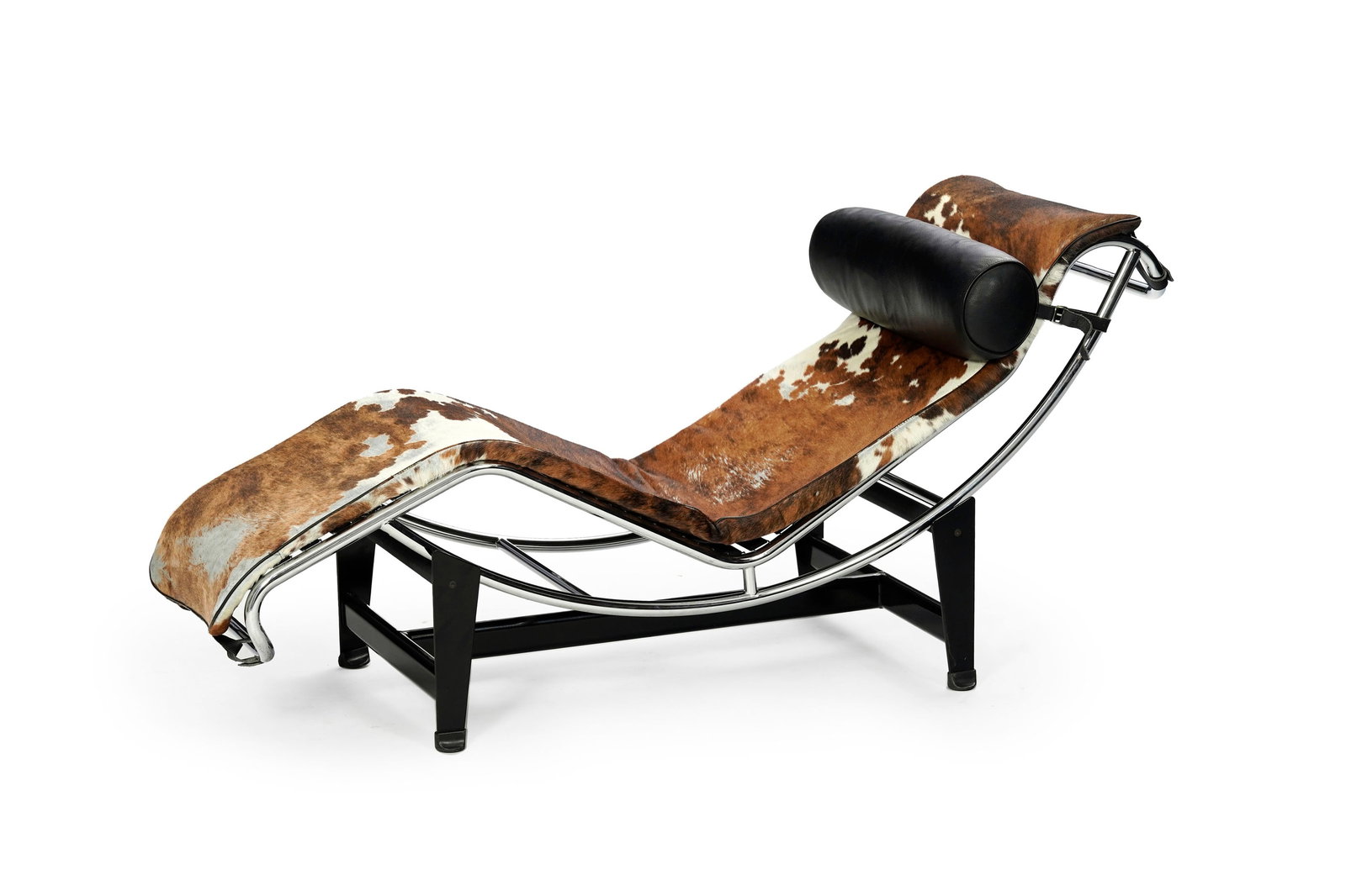 Chaise longue d'après le modèle LC4 par Le Corbusier, Charlotte Perriand, et Pierre Jeanne: Chaise longue d'après le modèle LC4 par Le Corbusier, Charlotte Perriand, et Pierre Jeanneret, XXe s., sans marque d'édition, à structure en métal tubulaire chromé reposa