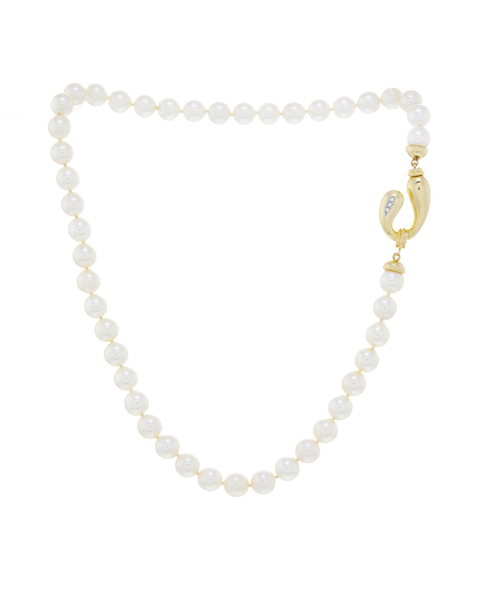 Bucherer, collier or 750 composé de perles de culture blanches, fermoir décoratif en croch: Bucherer, collier or 750 composé de perles de culture blanches, fermoir décoratif en crochet serti de diamants taille brillant, signé, long. 40 cm Condition Bon état de conservatio