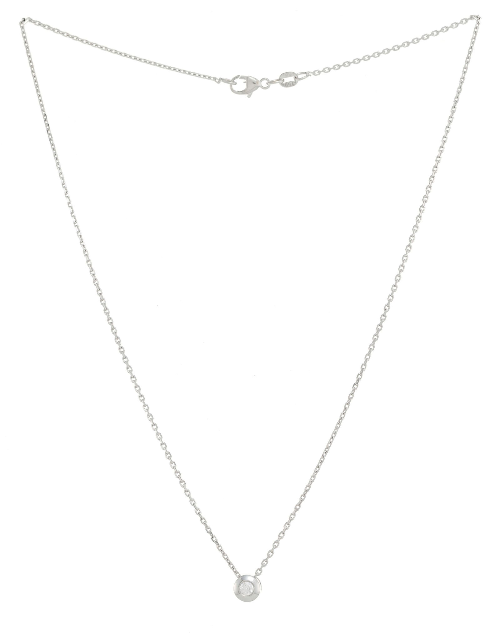 Pendentif or gris 750 serti d'un diamant taille brillant, sur une chaîne Bucherer en or gris 75: Pendentif or gris 750 serti d'un diamant taille brillant, sur une chaîne Bucherer en or gris 750 à maille forçat limée, chaîne signée, h. 0.6 cm, long. 38.5 cm Condition