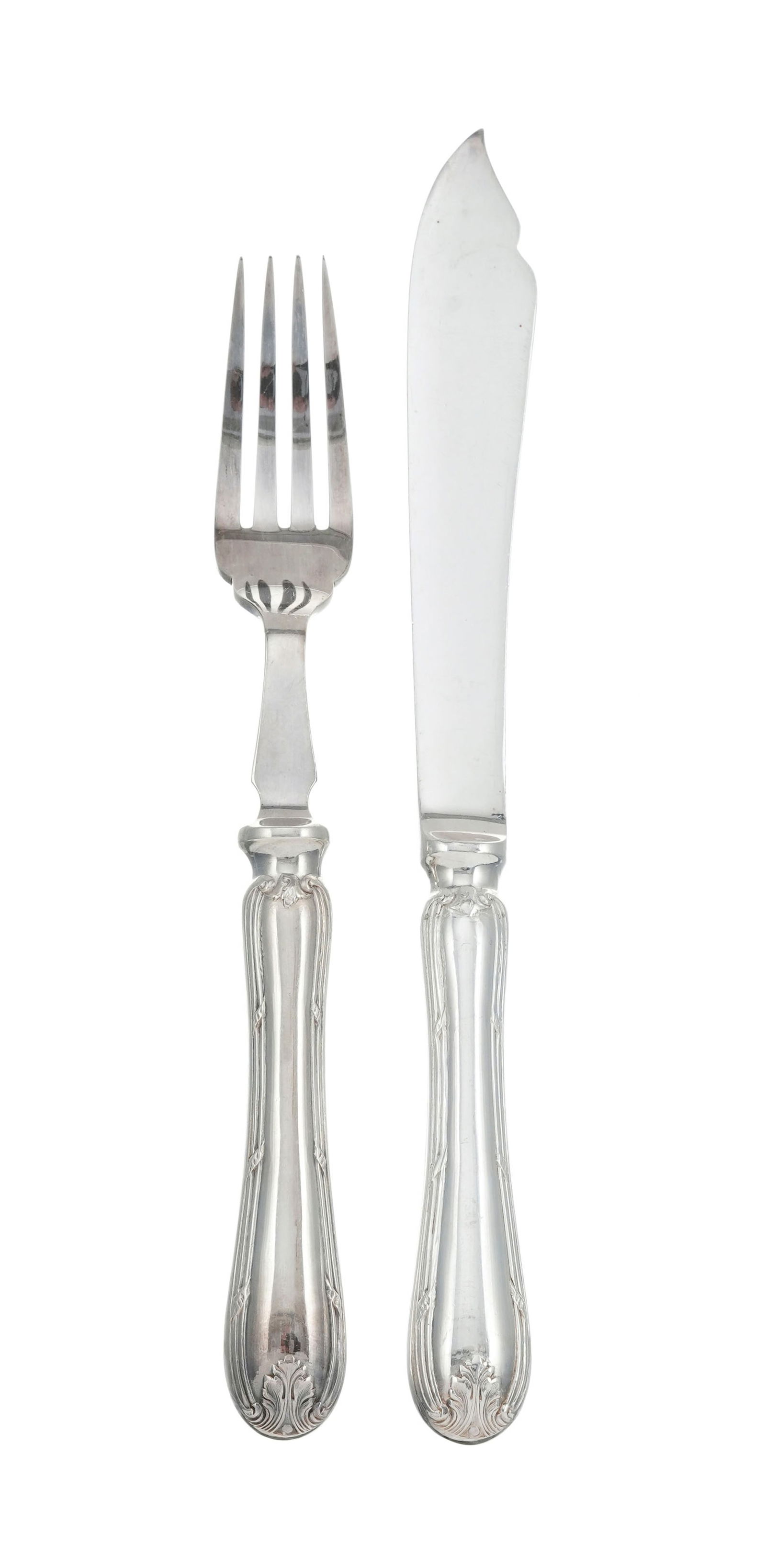 Ensemble de 12 fourchettes et 12 couteaux à poisson en métal argenté, Mappin&Webb, &#: Ensemble de 12 fourchettes et 12 couteaux à poisson en métal argenté, Mappin&Webb, à motif de rubans croisés et feuilles d'acanthe