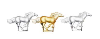 Ensemble de 3 chevaux en verre moul&#233;-press&#233; incolore et or sign&#233;s Lalique France, mod
