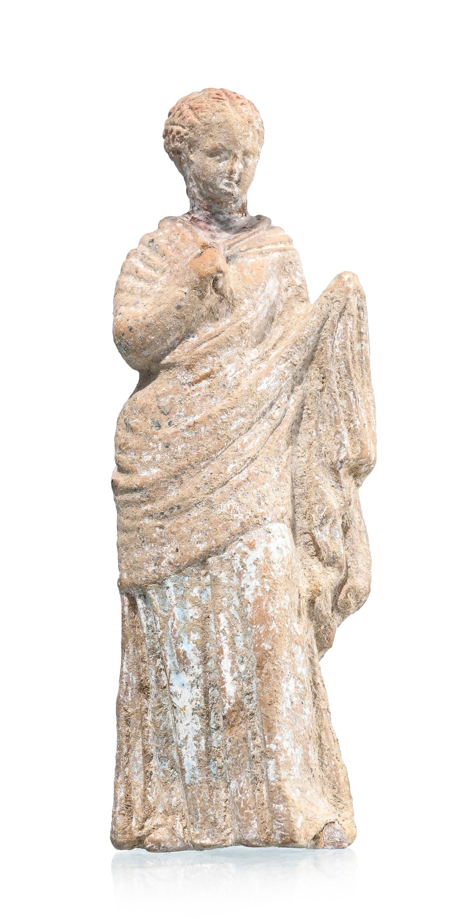 Statuette en terre cuite de Tanagra figurant une femme drapée, Béotie, circa 300 av. J.-C. (1 of 4)