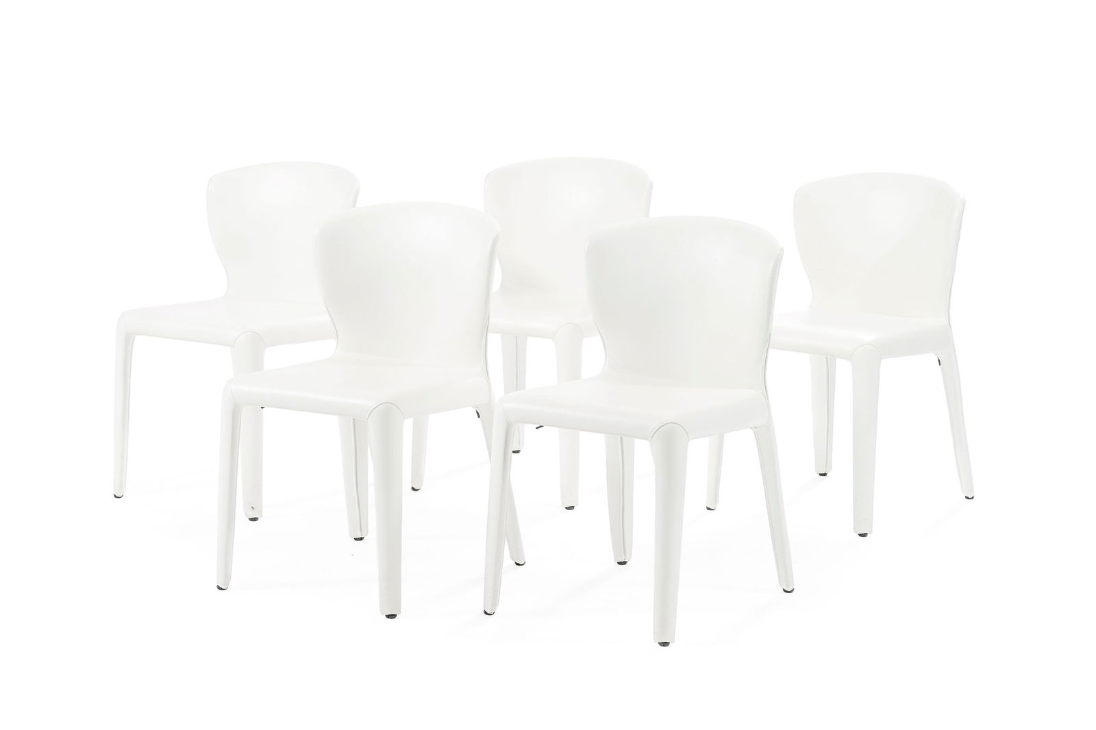 Suite de 5 chaises Hola 369 par Hannes Wettstein (1958-2008), édition Cassina, en cuir blanc, m: Suite de 5 chaises Hola 369 par Hannes Wettstein (1958-2008), édition Cassina, en cuir blanc, modèle créé en 2006 Condition bon état général