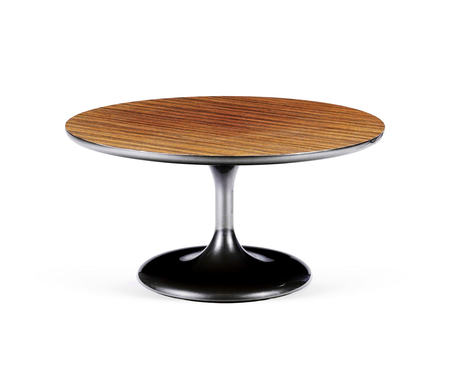 Table d'appoint Taiko par le Studio Nendo, édition Minotti, à piétement en aluminium : Table d'appoint Taiko par le Studio Nendo, édition Minotti, à piétement en aluminium moulé peint couleur bronze, h. 41 cm, diam. 80 cm