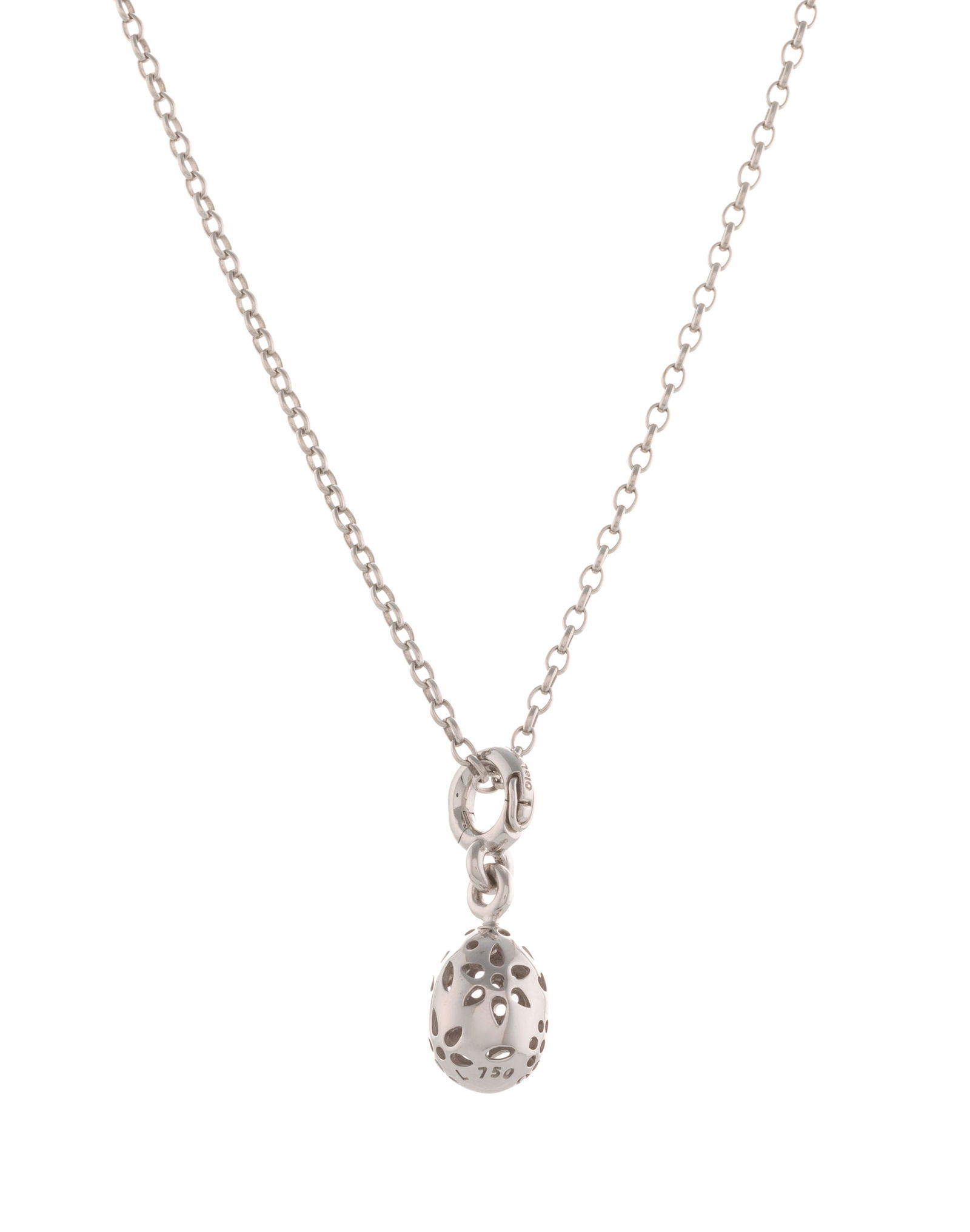 Ole Lynggaard, pendentif œuf or gris 750 ajouré de fleurs sur une chaîne Mouawad en o: Ole Lynggaard, pendentif œuf or gris 750 ajouré de fleurs sur une chaîne Mouawad en or gris 750, signés, h. pendentif 2.9 cm, long. chaîne 40.2 cm, 10g Condition Bon état