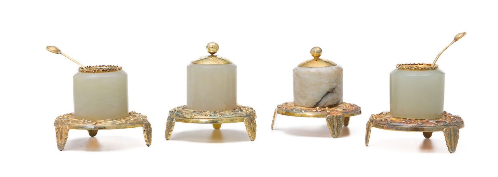 2 paires de salières et poivriers en argent doré et jade pâle, Chine, moderne, chacun (1 of 2)