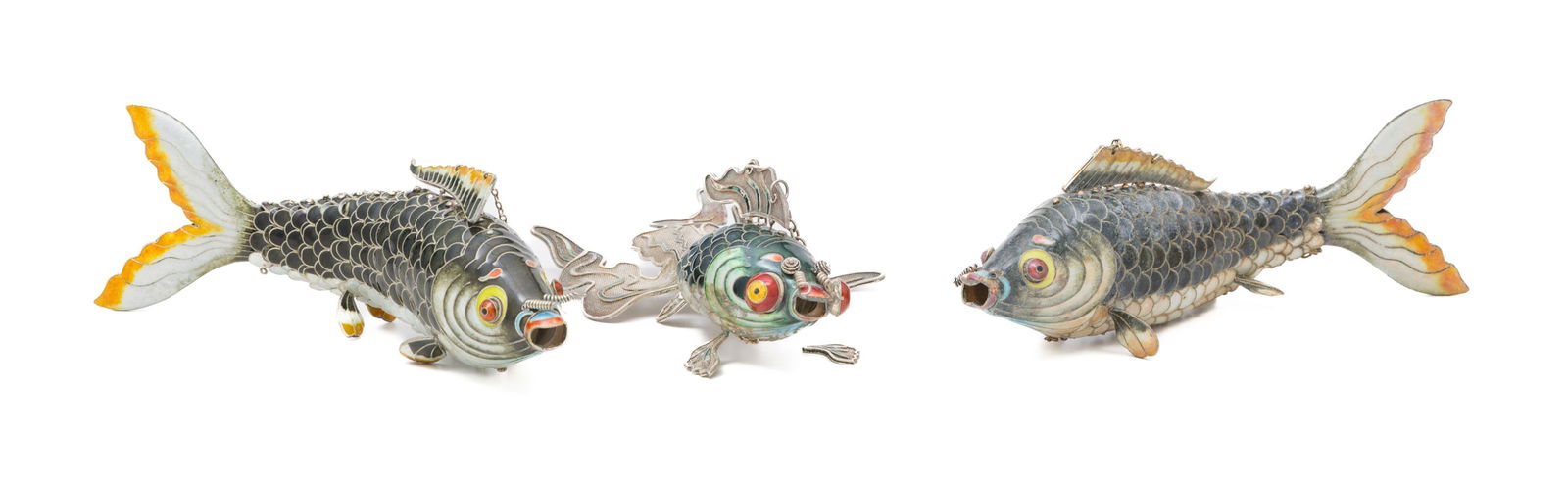 Ensemble de 3 poissons articulés en argent et émail, Chine, moderne: 2 similaires, 1 diff& (1 of 10)